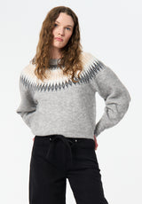 Kindra Women's Fair Isle Crew Neck Knit Sweater color LT HR GREY