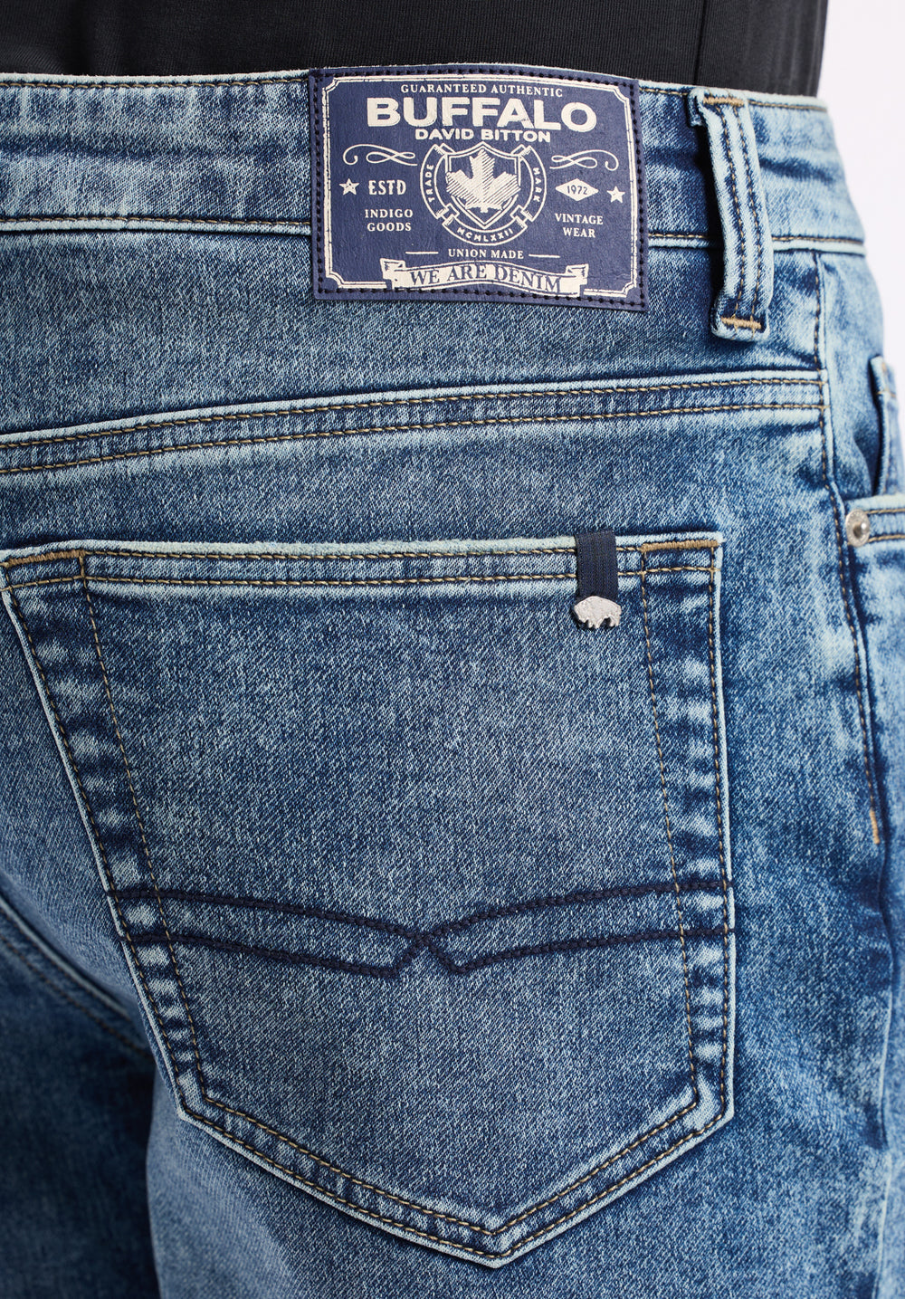 Dean Men's Relaxed Straight Freedom Flex Short, Sanded and Vintage