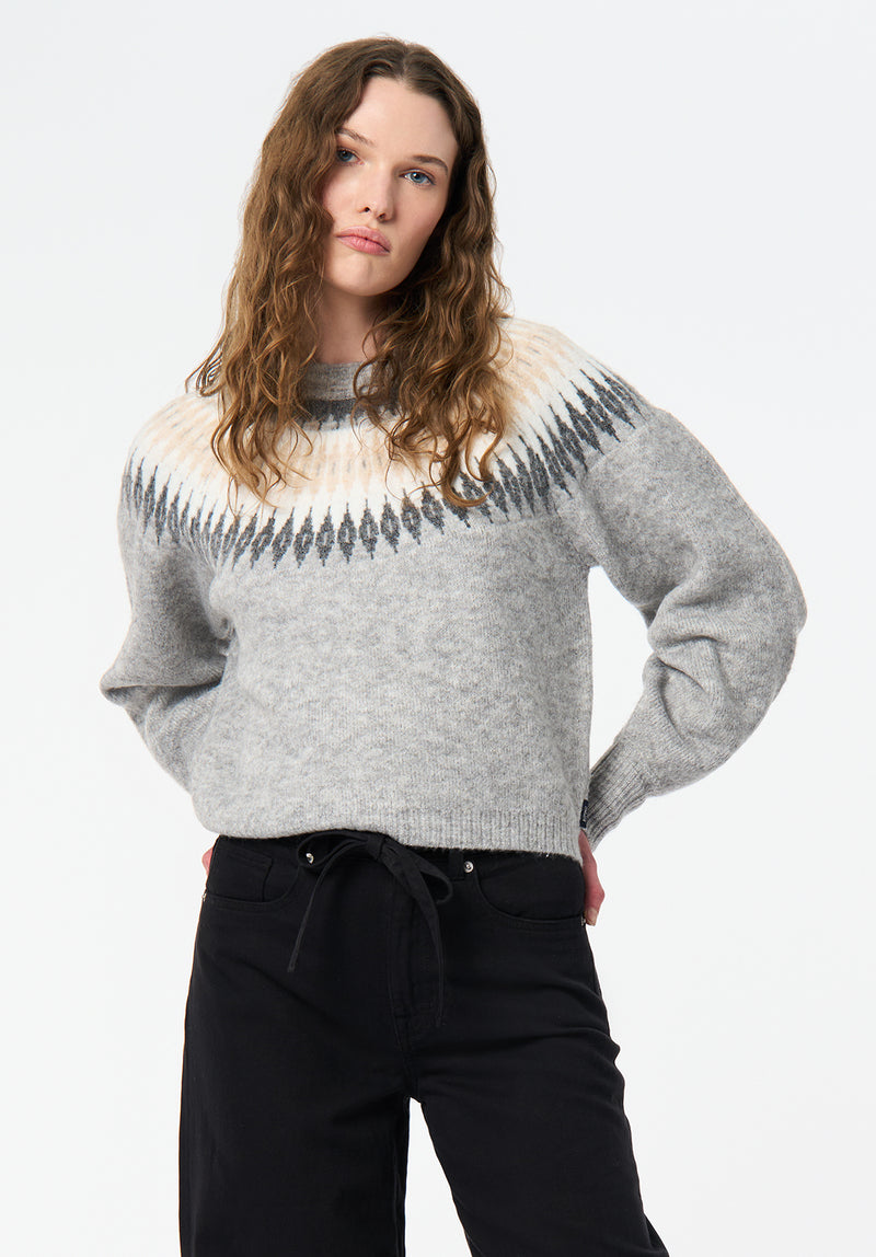 Kindra Women's Fair Isle Crew Neck Knit Sweater color LT HR GREY