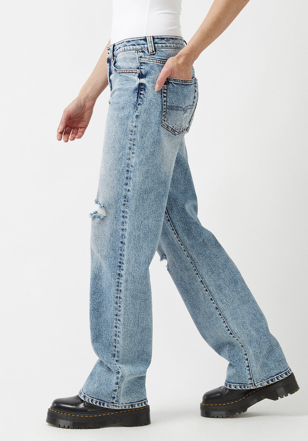 Low & Loose Gwen Women's Jeans in Sanded Blue – Buffalo Jeans - US